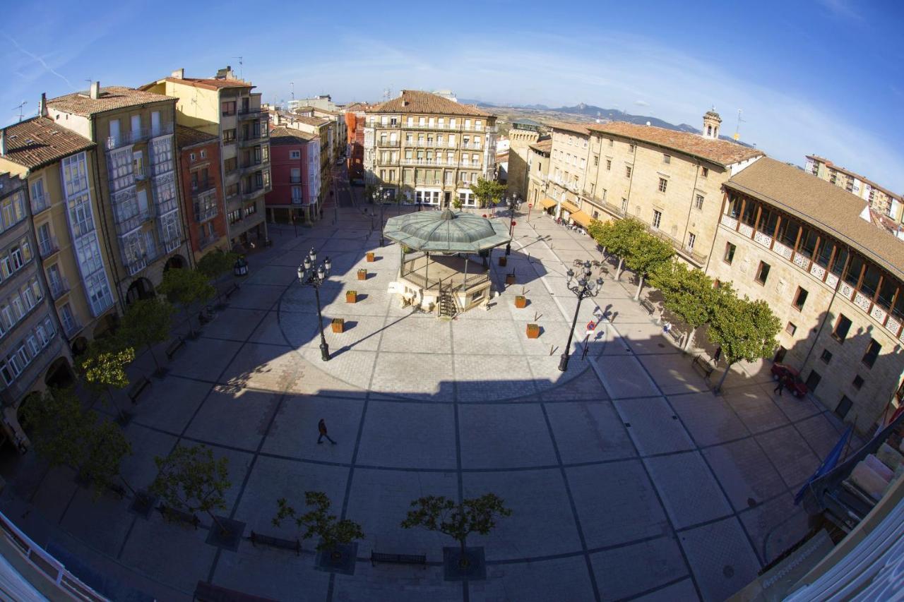 Hotel Plaza De La Paz Haro Bagian luar foto