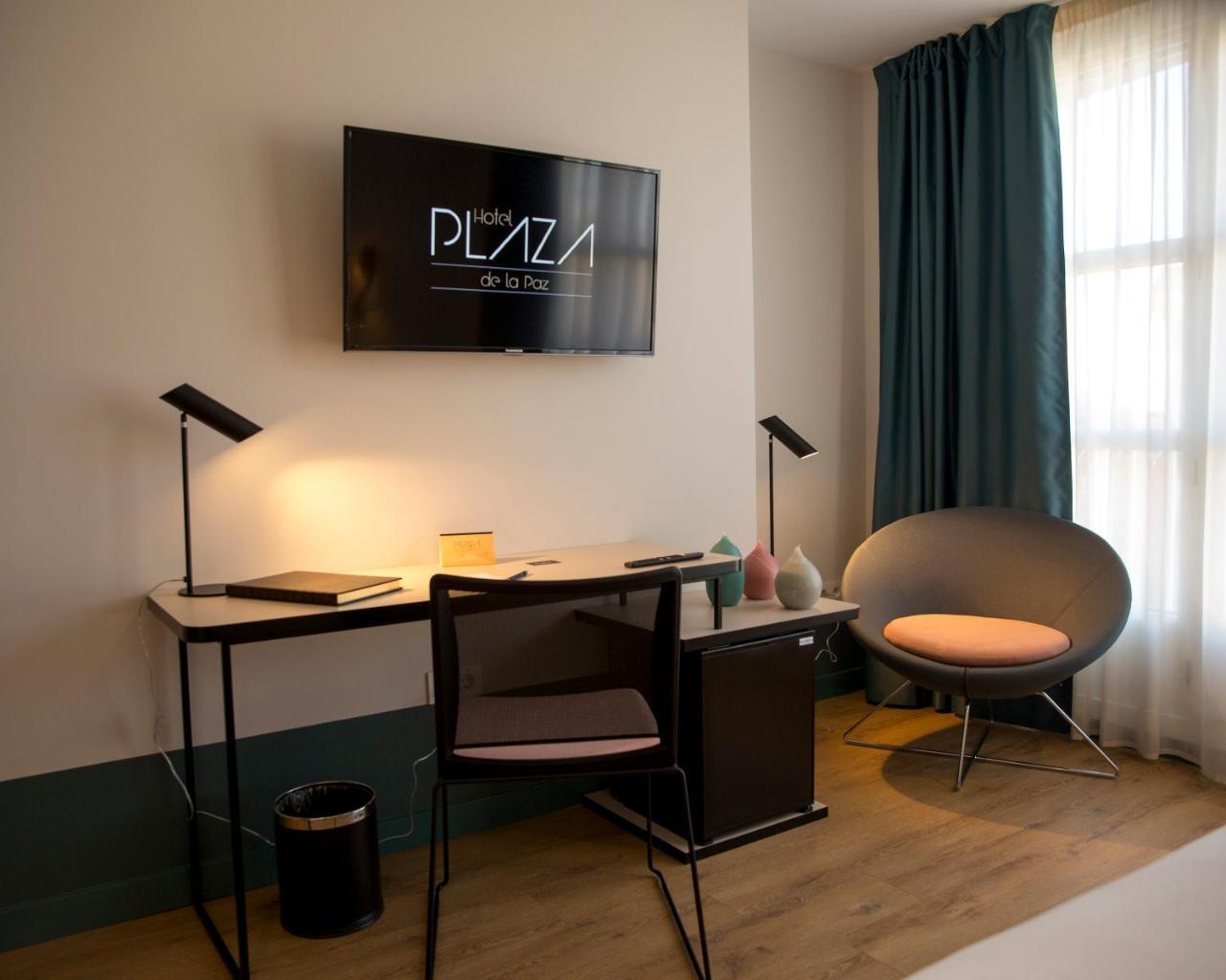 Hotel Plaza De La Paz Haro Bagian luar foto